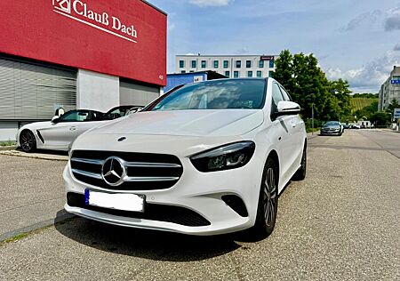 Mercedes-Benz B 250 e DCT Pano LED MBUX Navi Kamera Park AHK