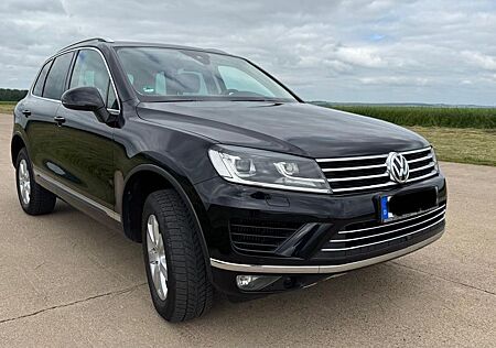 VW Touareg Volkswagen 3.0 V6 TDI SCR Tiptr. Exclusive BMT ...