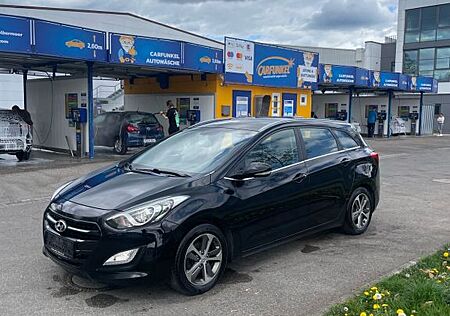 Hyundai i30 1.6 CRDI Automatik