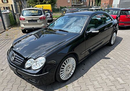 Mercedes-Benz CLK 320 AVANTGARDE Glasdach/Leder/Navi