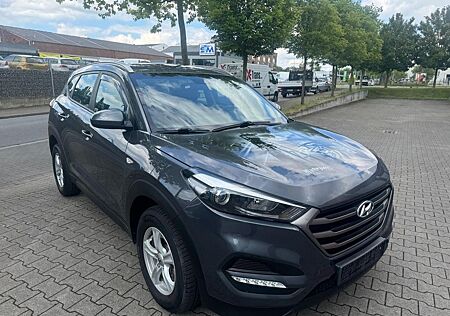 Hyundai Tucson blue Classic 2WD 130 kW (177 PS), Scha...