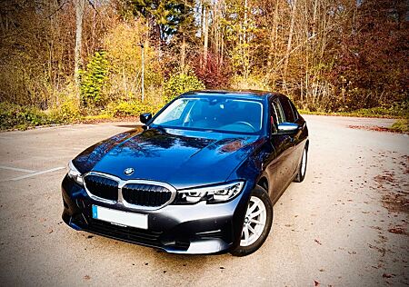 BMW 320i Autom. - Navi -PDC -Tempomat-Privacy Glas