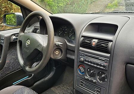 Opel Astra 1.6 -