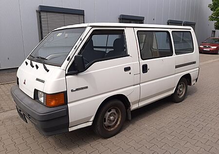 Mitsubishi L300