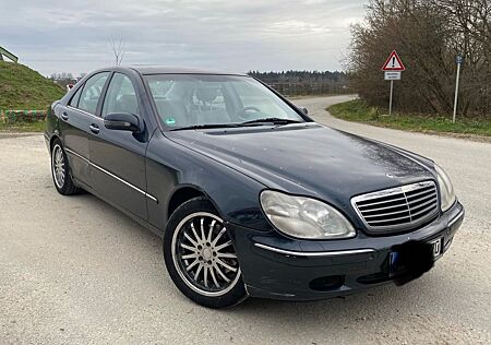 Mercedes-Benz S 320 -