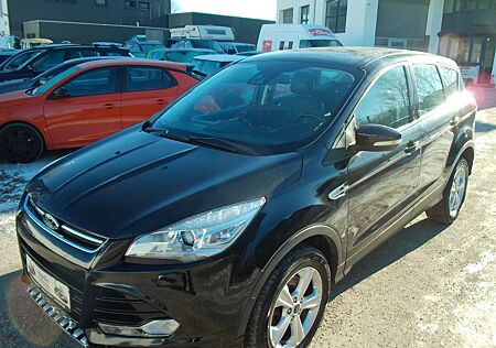 Ford Kuga Titanium*4X4*Automatik*Leder*Navi*Pano*Voll