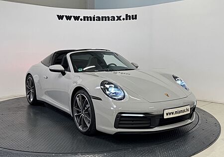 Porsche 992 Targa 4 Targa Kreide/Klappe/Bose/Leder