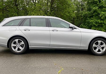 Mercedes-Benz E 220 d Avantgarde LED/Kamera/Navi/TOP
