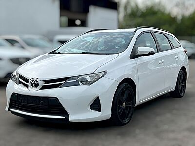 Toyota AURIS TOURING SPORTS 1.4i * NAVIGATION
