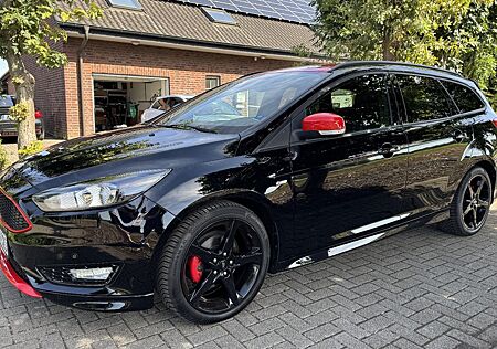 Ford Focus 1,0 EcoBoost 92kW ST-Line Black Turnie...