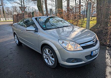 Opel Astra 1.6 TWINPORT Cosmo 77kW