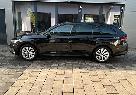 Skoda Octavia Combi 1.5 eTSI DSG Selection LED+ACC+AHK