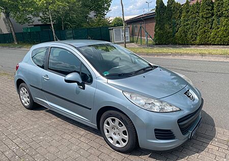 Peugeot 207 1.4 Rentnerfahrzeug Scheckheft TÜV NEU