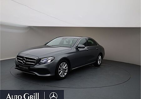 Mercedes-Benz E 200 Lim. Avantgarde Holzlenkrad Edel MBUX