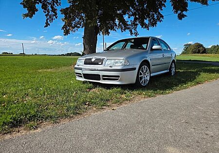 Skoda Octavia RS 1.8 Turbo 225 PS Xenon