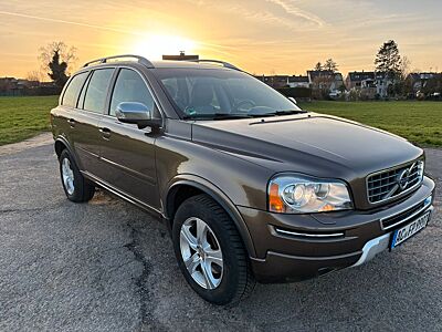 Volvo XC90 D5 AWD Summum Garage 8fach