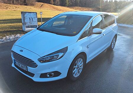 Ford S-Max 2,0 TDCi 110kW Titanium PowerShift Tit...