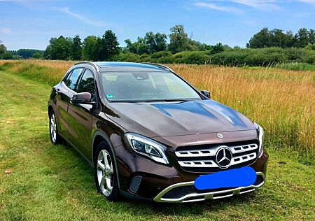 Mercedes-Benz GLA 220 d
