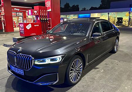 BMW 740Ld xDrive - Top gepflegt