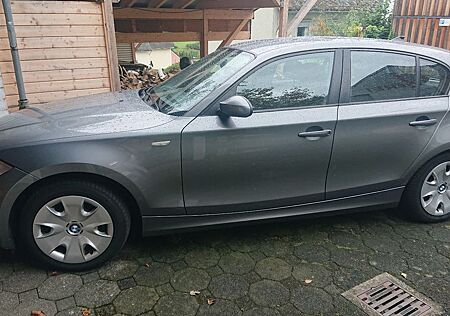 BMW 118d -Grau Metallic