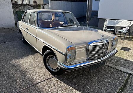 Mercedes-Benz 200