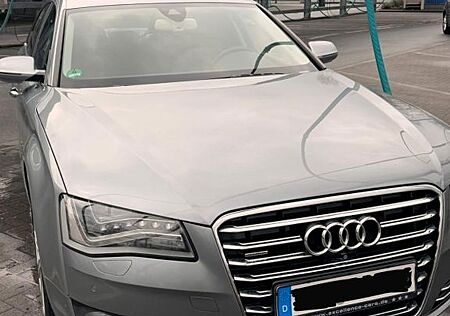 Audi A8 4.2 TDI tiptronic quattro -