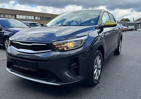 Kia Stonic 7 Edition . 2 Hand