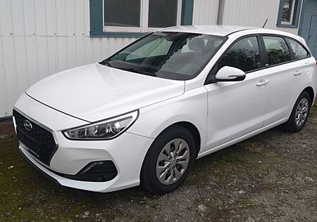Hyundai i30 gebraucht kaufen Hyundai i30 cw Select