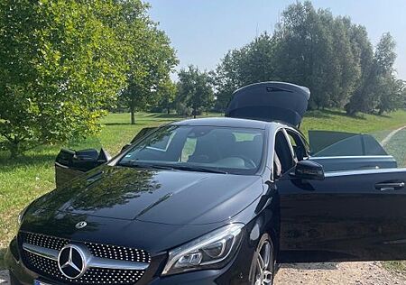 Mercedes-Benz CLA 200 Shooting Brake -AMG Line-