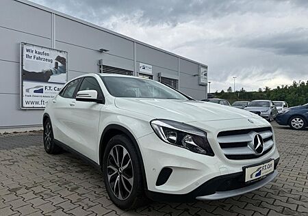 Mercedes-Benz GLA 200 CDI NAVI/PDC/SHZ/8-Fach bereift