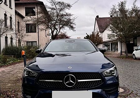 Mercedes-Benz CLA 200 Coupé AMG Line Night-Paket/Kamera