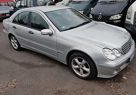 Mercedes-Benz C 200 C Limousine CDI Bremsen neu / 2 Hand