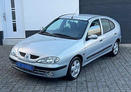 Renault Megane 1.6 16V Privilege/Automatik/ZahnriemenNeu