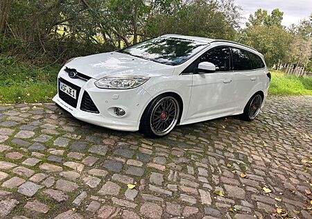 Ford Focus 2,0TDCi 85kW PowerShift Titanium Turni...