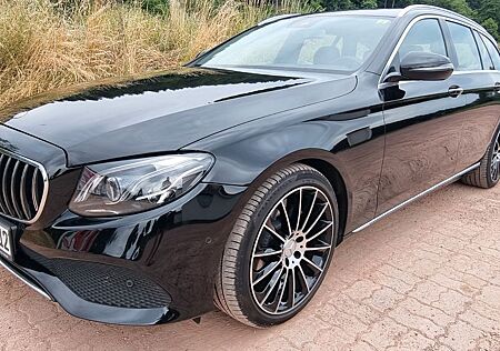 Mercedes-Benz E 220 E 220d T AVANTGARDE, Volleder, Multibeam