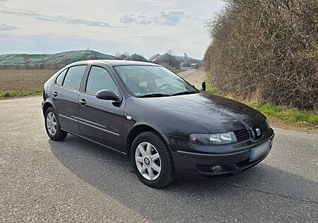 Seat Leon 1,6 16V Torro/Tüv Neu/ 106.000Km/ Klima..