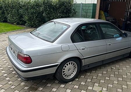 BMW 735i Auto