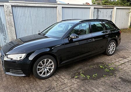 Audi A4 2.0 TDI 140kW S tronic Avant -Scheckheft