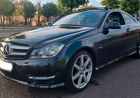 Mercedes-Benz C 180 Mercedes BlueEFFICIENCY Coupé panorama navi