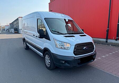 Ford Transit Transporter mit neue Motor und neu