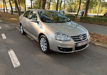 VW Jetta Volkswagen 1.6 FSI Comfortline Comfortline