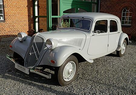 Citroën 11CV (11B)