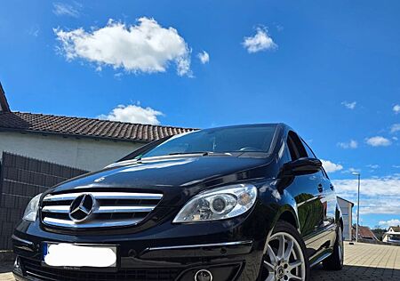 Mercedes-Benz B 200 - schwarz