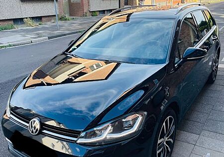 VW Golf Volkswagen 1.6 TDI DSG Variant absolut Vollaustattung
