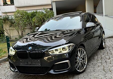 BMW M135i xDrive M Sport/Schiebedach/H&K/Keyless/LED