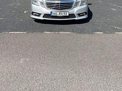 Mercedes-Benz E350cdi 4Matic - AMG Paket - Top Aussta