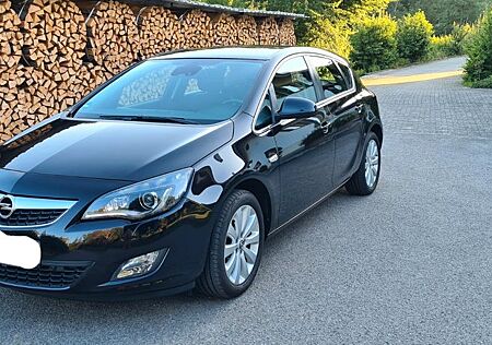 Opel Astra J 1.4 Turbo INNOVATION 103kW