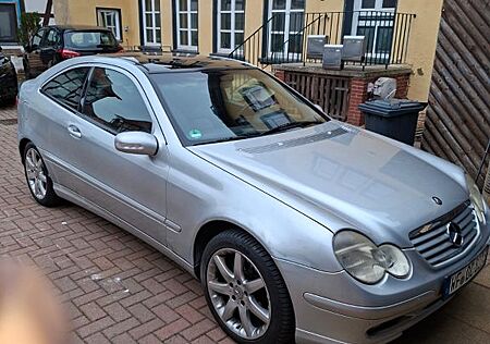 Mercedes-Benz CL 220