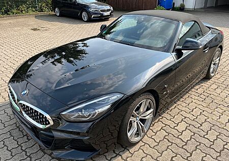 BMW Z4 sDrive 30i "M Sport" - Navi, Leder, HIFI, PA