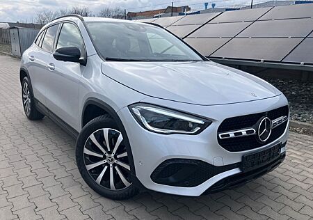Mercedes-Benz GLA 250 4Matic*LED*NAVI*PDC*KAMERA*1-HAND*